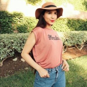 Mitú: Mejor Sola Que Mal Acompañada shirt